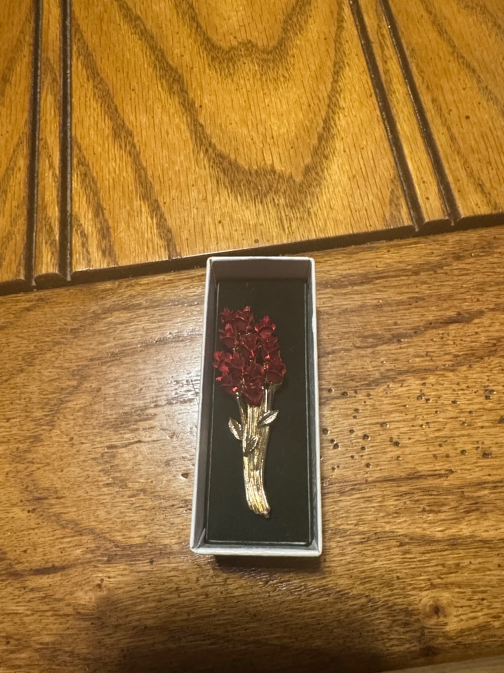 Red Flower Bouquet Brooch - Gold Tone